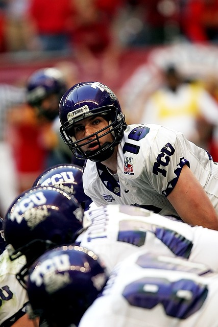 利物浦vs毕包第20分钟比赛暂停，全场球员、观众鼓掌致敬若塔