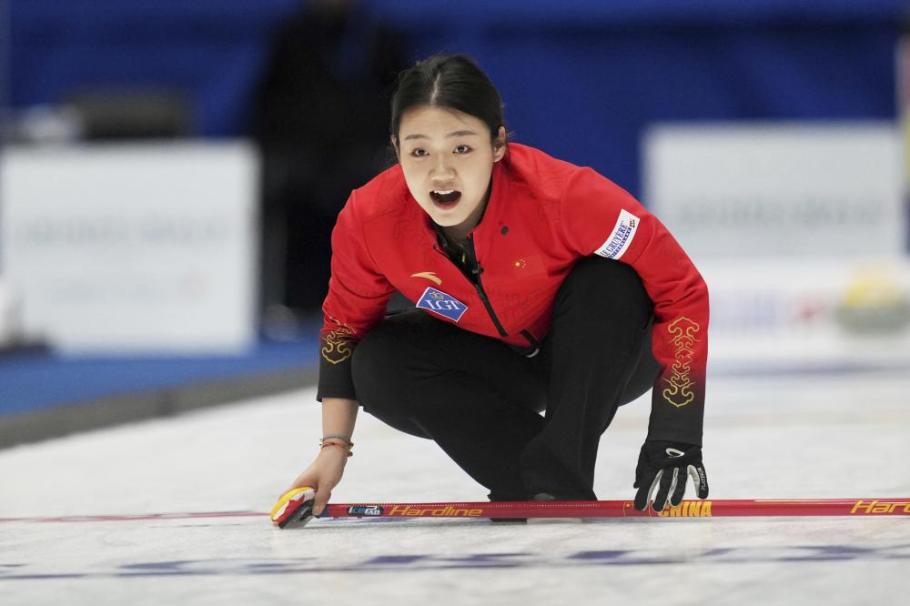 雷迪克：对面的三分把我们打爆了，但我很满意队员的拼搏精神