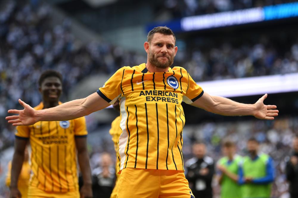 英超受大雪影响多场比赛延期