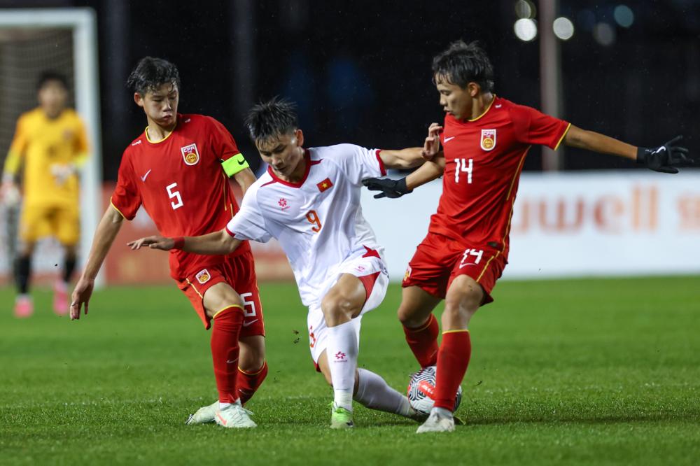 国足踢出赛季最佳半场？